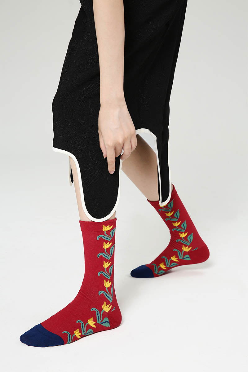 Rovoson Women's Cotton Blend Crew Socks - Red Botanical Floral Print, Size 5-10
